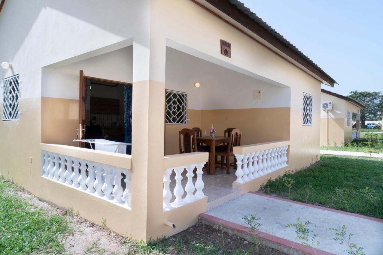 Kunta Kinteh Beach Complex Kotu Exterior foto