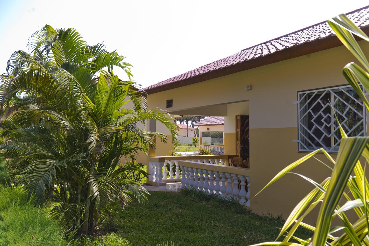 Kunta Kinteh Beach Complex Kotu Exterior foto